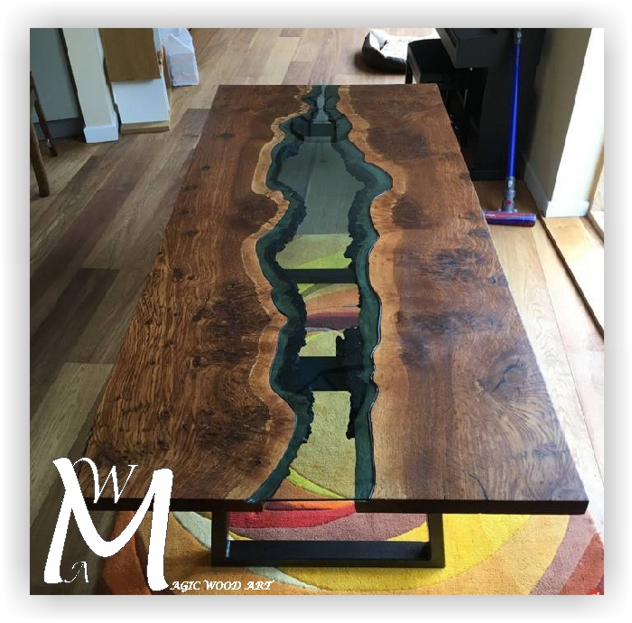 Mesa de madera y rexina epoxi transparente